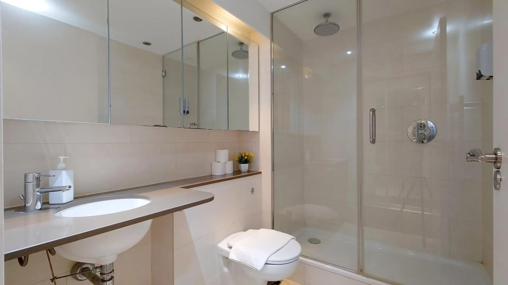 Deluxe Two Bed Apartment By London Excel & O2