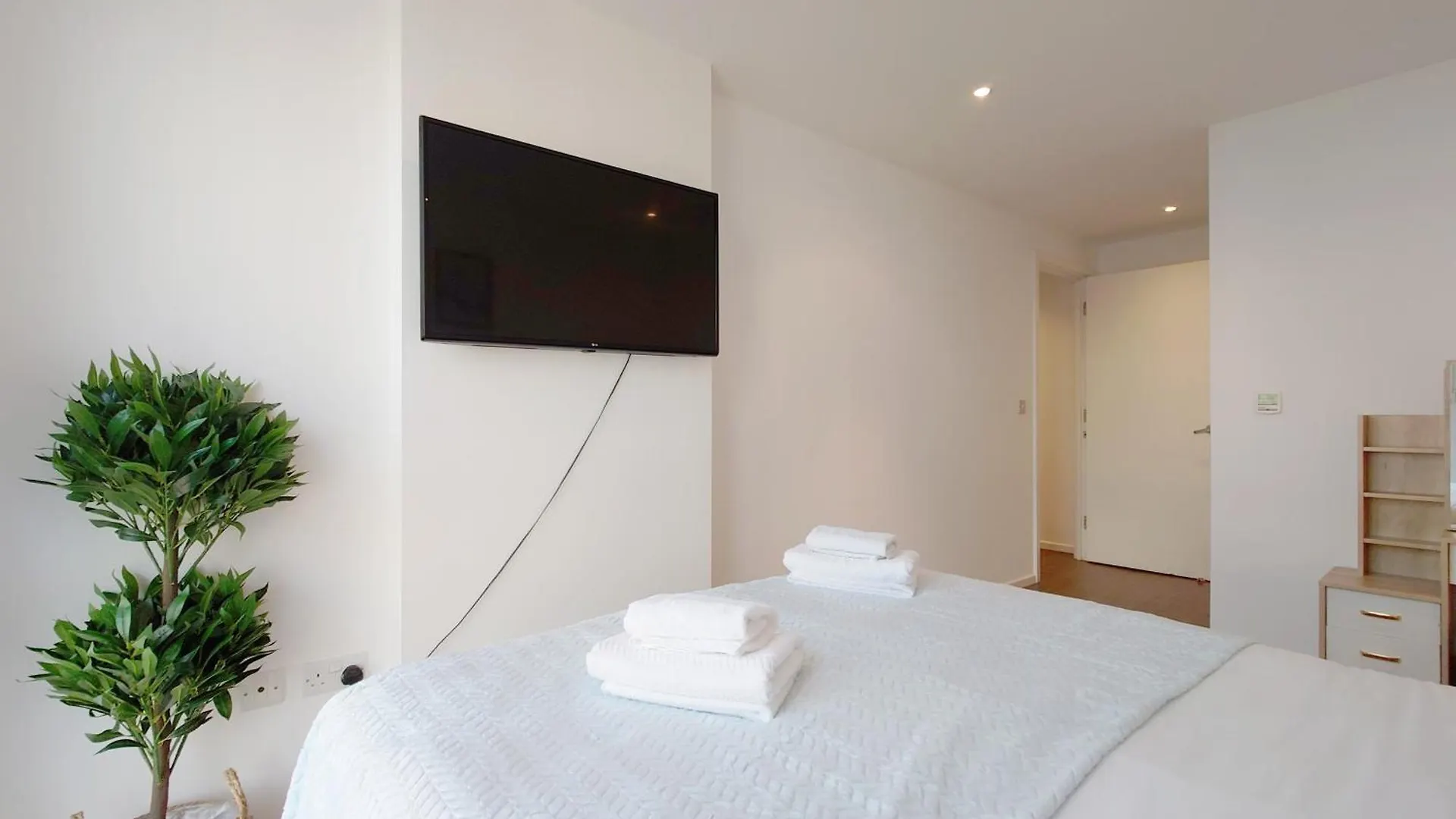Deluxe Two Bed Apartment By London Excel & O2