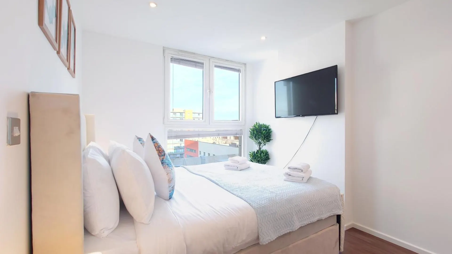 Deluxe Two Bed Apartment By London Excel & O2