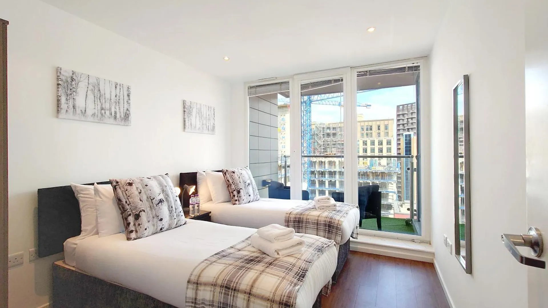Deluxe Two Bed Apartment By London Excel & O2
